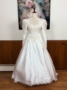 Beautiful Vintage 90s Alfred Angelo White Satin Wedding Gown